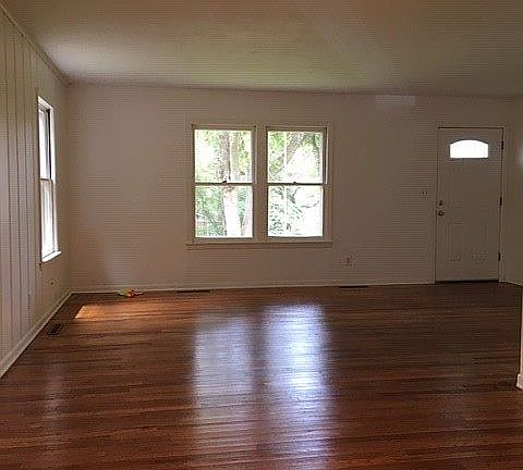 2nd image of 1135 Canyon Dr