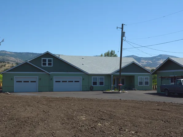 5723 S Pacific Hwy, Phoenix, OR 97535