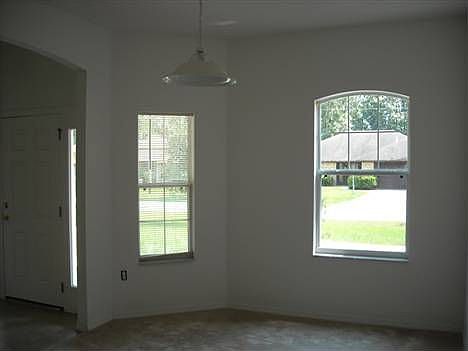 3rd image of 60 Parkway Dr