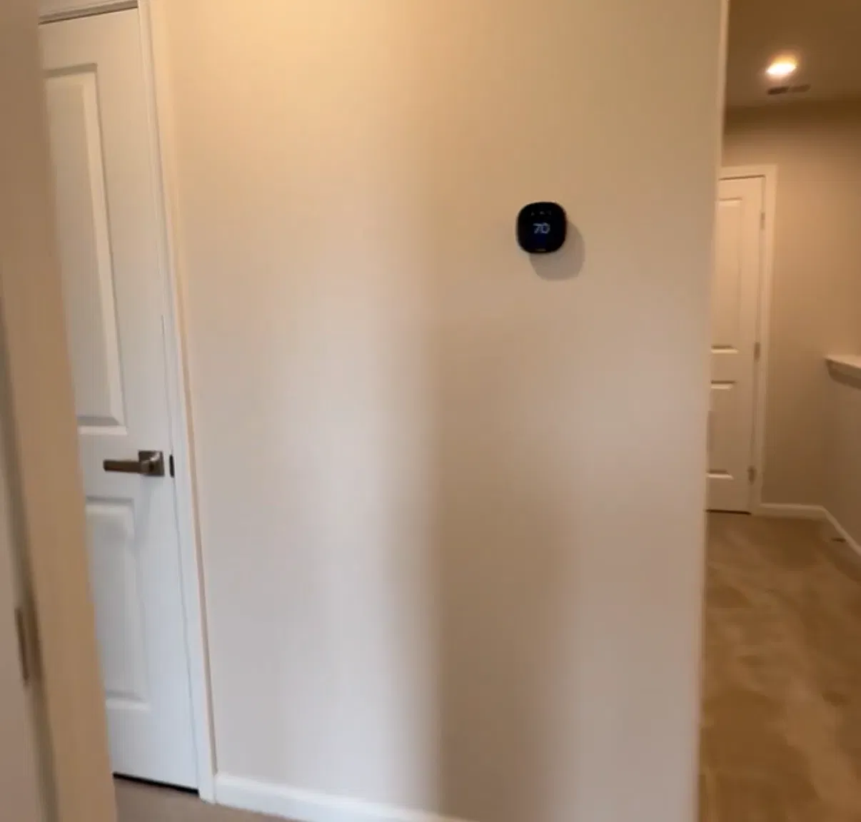 3 bed, 2.5 bath, 1450 sqft, $2,100 — Photo 2