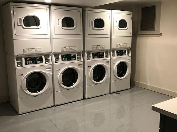 2nd image of 107 W Dryden St APT 211