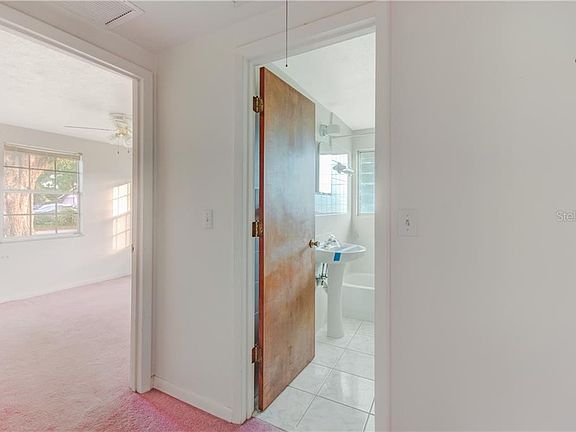 5th image of 1624 Charity St