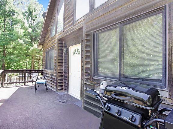 3rd image of 8015 N Woodbridge Ave