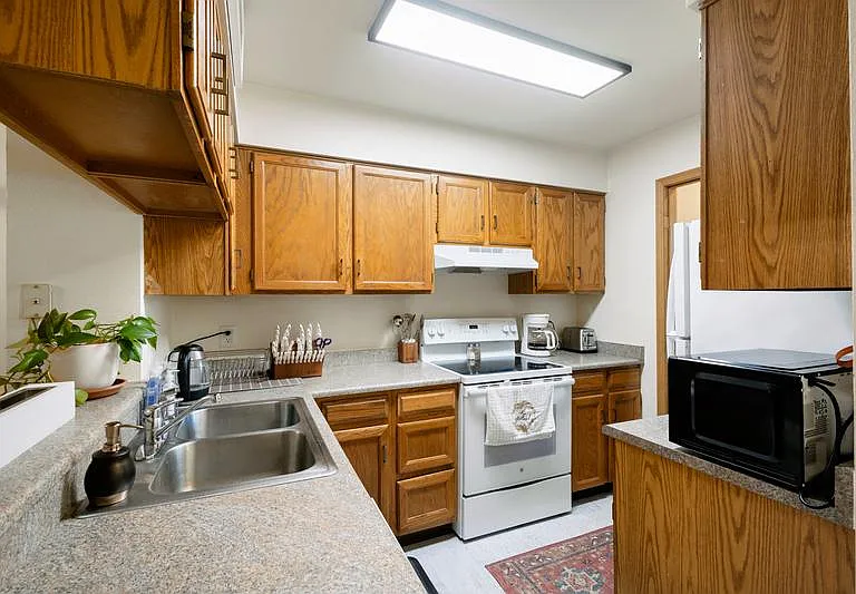 3556 Queen Anne Way #1 — Photo 7