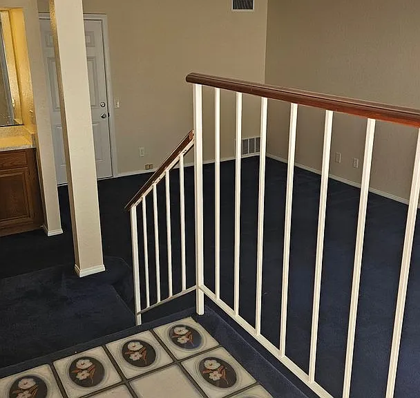 109 E Rosewood Ct — Photo 3