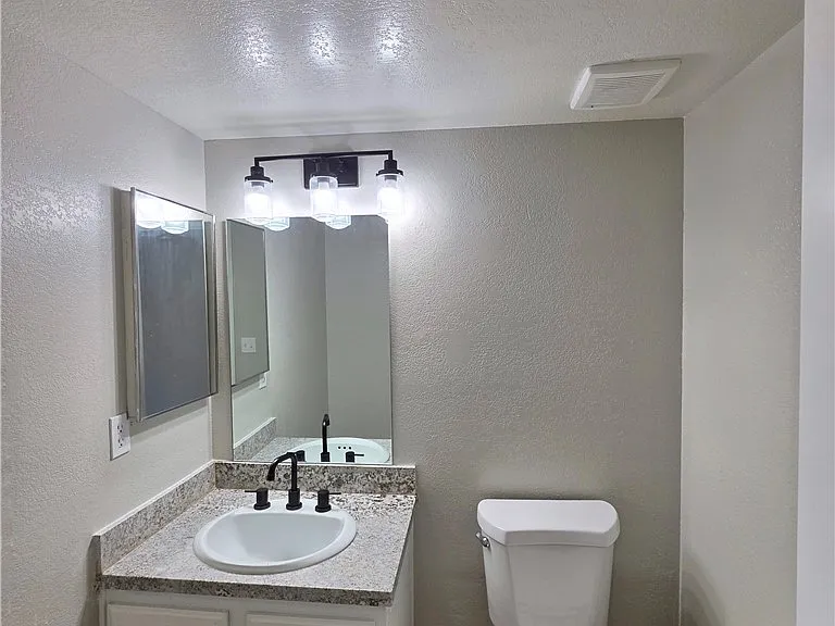 4230 Mississippi Ave — Photo 5