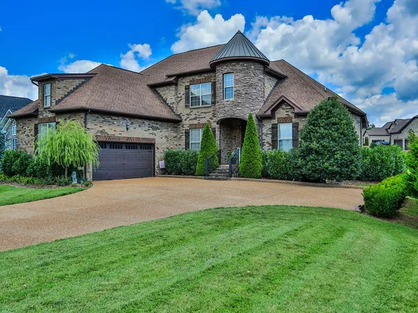 112 Myrtlewood Ln, Hendersonville, TN 37075