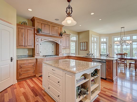 4th image of W217N5445 Taylors Woods Dr