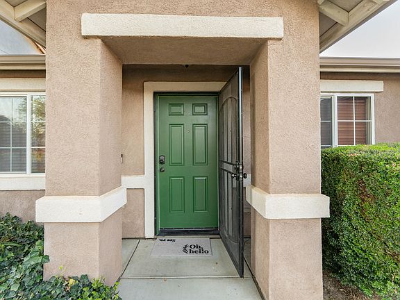 4th image of 4304 E Oak Avenue