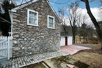 3rd image of 2827 Aquetong Rd