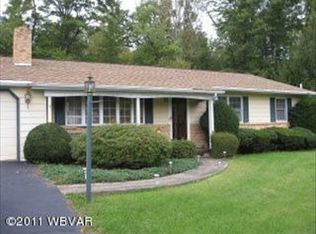 1063 Oak Ln, Jersey Shore, PA 17740