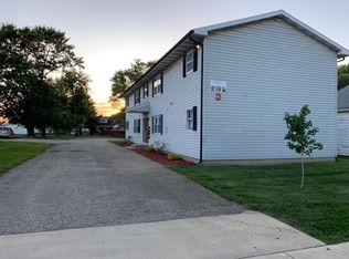 1426 9th St APT 2, Charleston, IL 61920