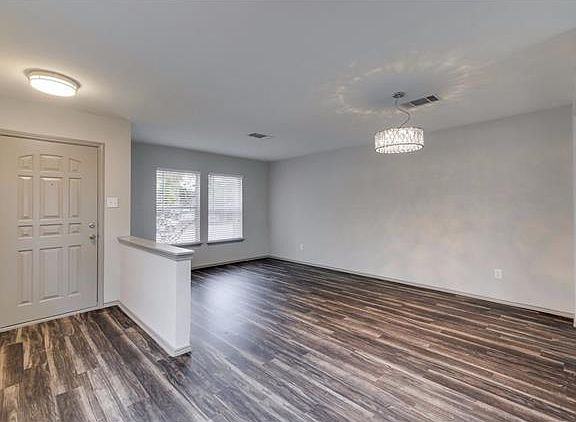 4th image of 2611 Byfield Dr