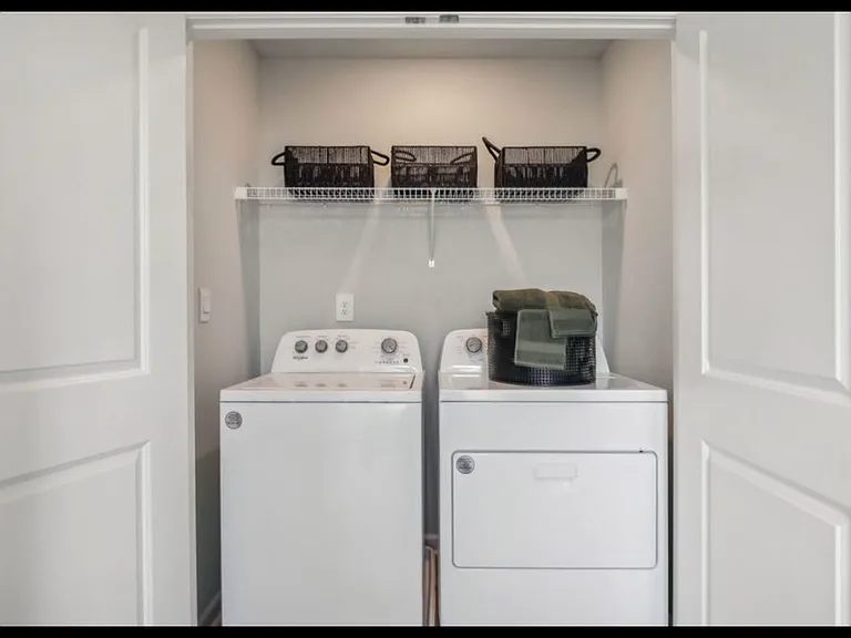 4921 Mowbray Way — Photo 3