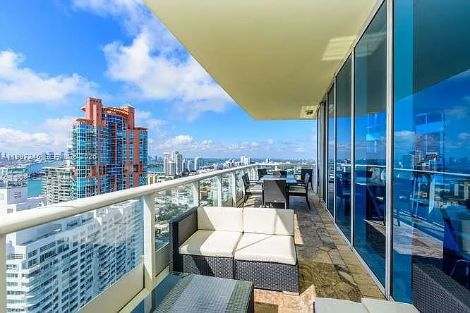 Continuum On South Beach — Photo 3