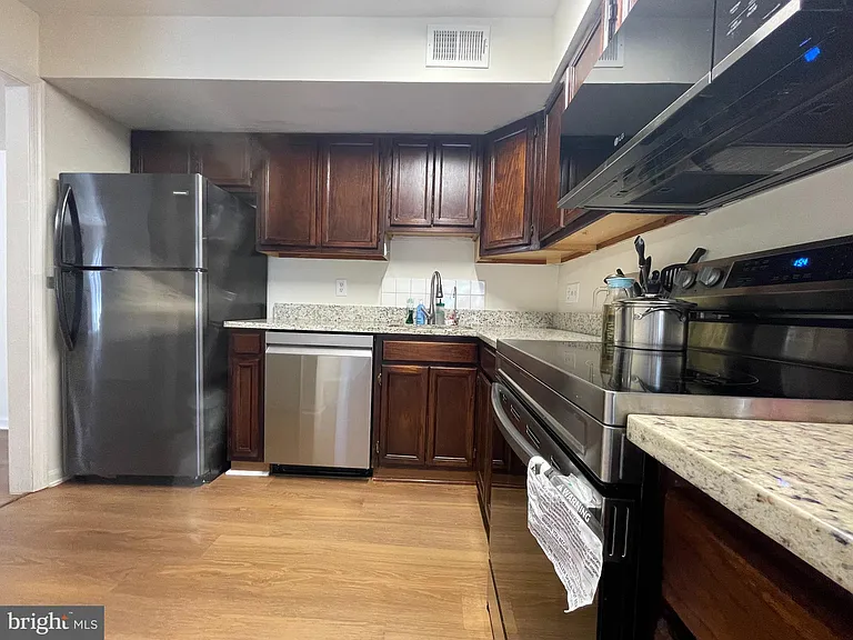 4570 Conwell Dr — Photo 5