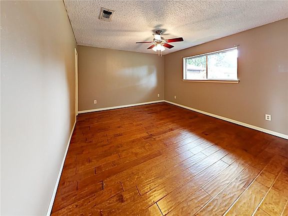 5th image of 1326 Elsmere Dr