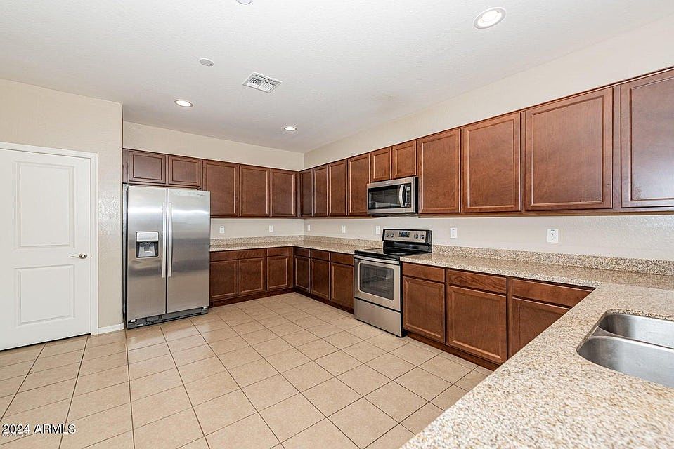1st image of 2729 E Dunbar Dr