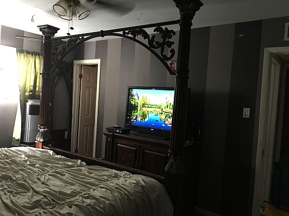3rd image of 1517 Nueces Way