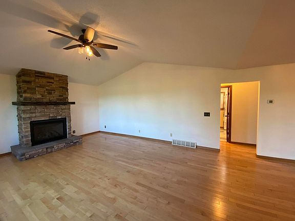 5th image of 317 E Spring Creek Dr