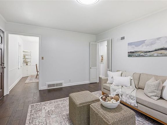 5th image of 3005 W 50th Ter