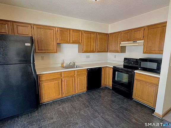 4th image of 380 Hitchcock Road #60