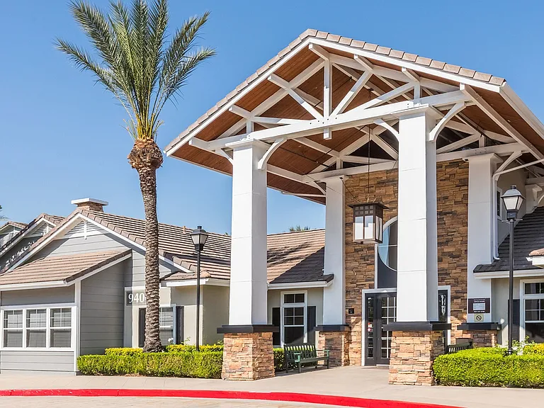 Elate Rancho Cucamonga - 55+ Active Adult Apartment Homes — Photo 5