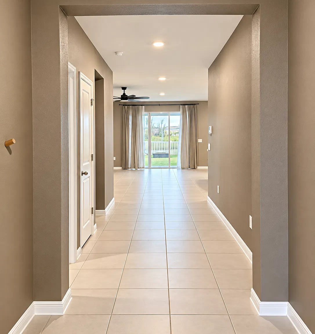 4 bed, 2.5 bath, 2035 sqft, $2,800 — Photo 2