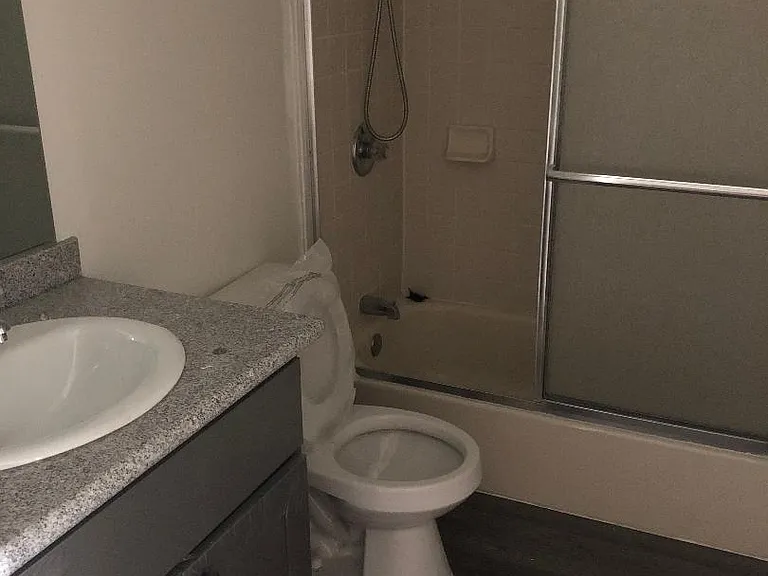 909 Irolo St — Photo 7