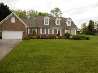 1725 Westcliff Dr, Maryville, TN 37803