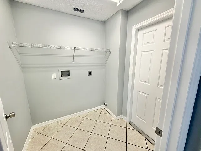 1081 Leeward Dr — Photo 6