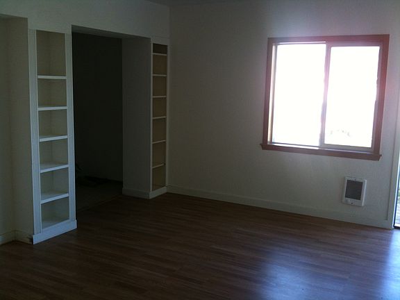 4th image of 411 E Wright Ave