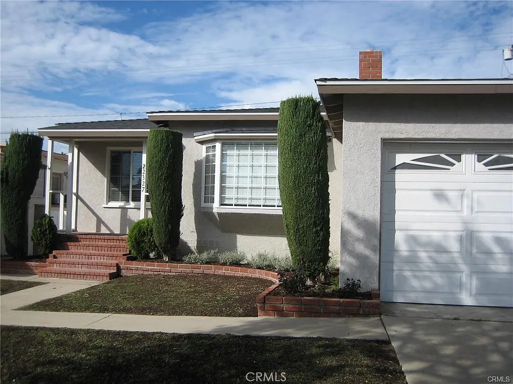 3 bed, 2.5 bath, 1446 sqft, $5,500 — Photo 2