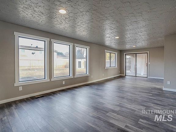 5th image of 10902 S Sandhurst Dr