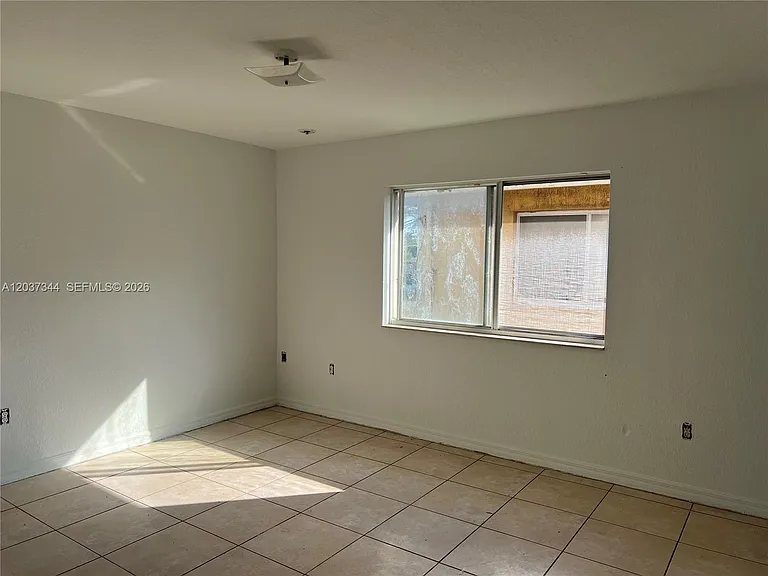 7012 NW 6th Ct #7012 — Photo 3