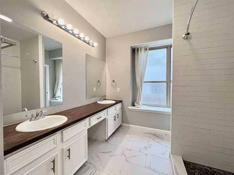 11917 Meadowfire Dr — Photo 20