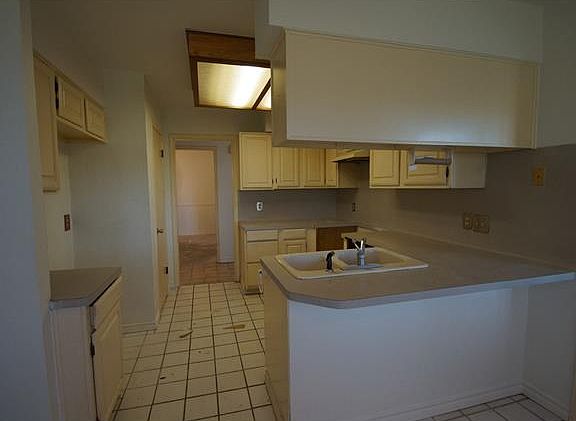 4th image of 701 Canyon Wren Dr