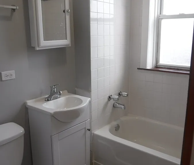 9548 S Prairie Ave #3 — Photo 11