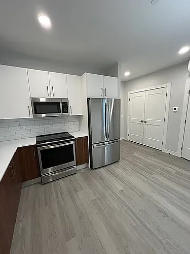 Residences at Sharon Gallery — Photo 112