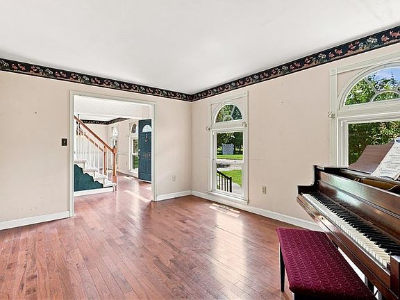 4th image of 4624 Berrywood Rd