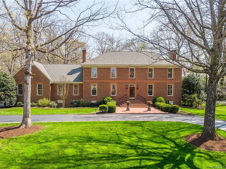 1st image of 203 Cyril Ln