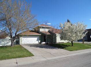 611 Oregon Ave, Gillette, WY 82718