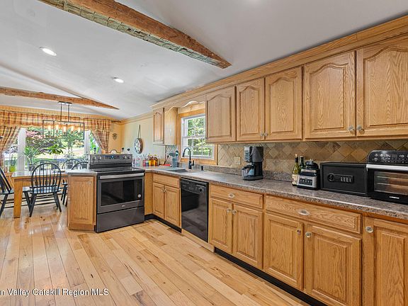3rd image of 174 Hardenburg Road