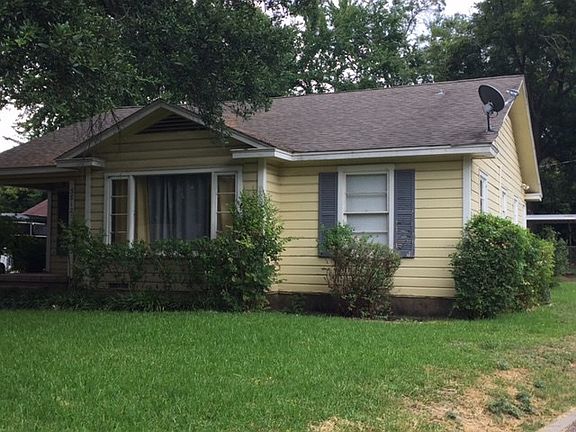 3rd image of 3812 Parkwood St