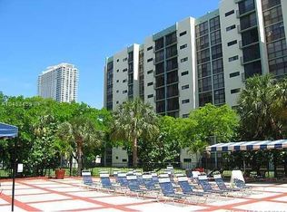 17012 N Bay Rd, Sunny Isles Beach, FL 33160