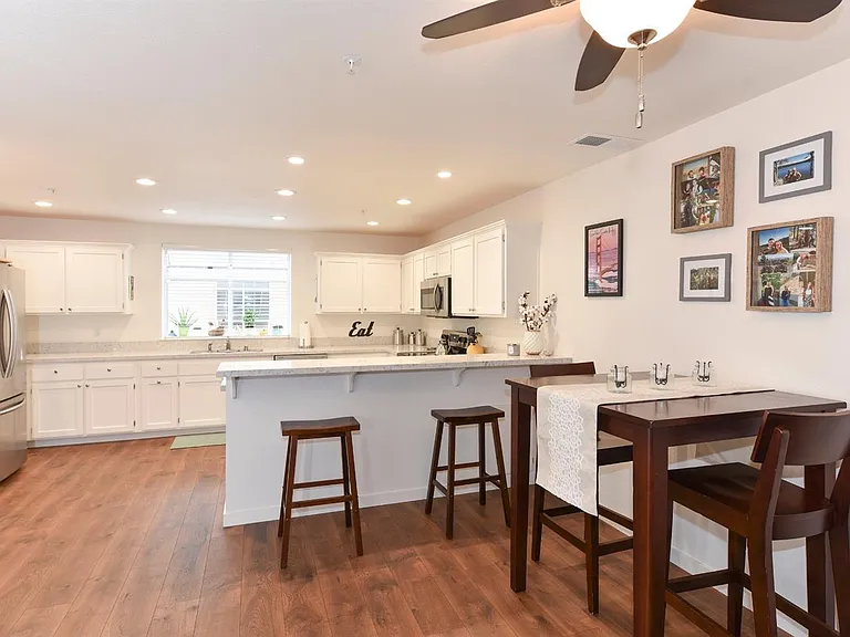1182 Pear Tree Ln — Photo 9