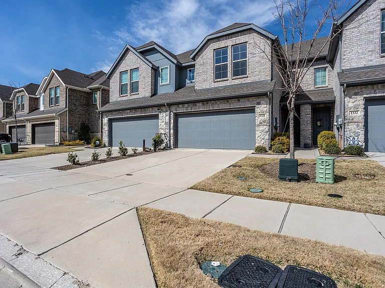 1328 Hill Country Pl — Photo 2