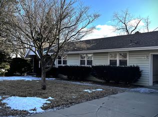 402 Lorraine Dr, Bellevue, NE 68005
