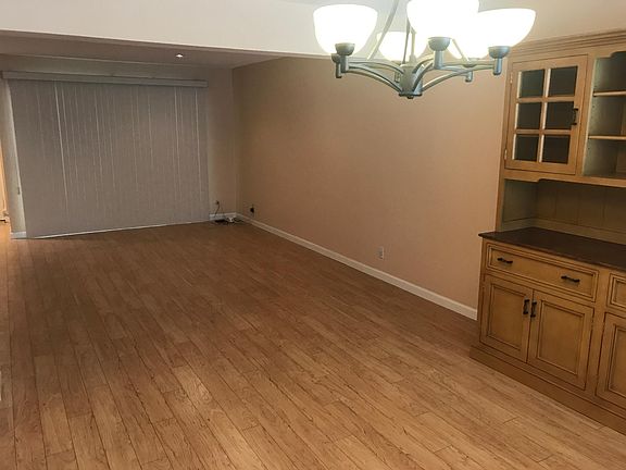 4th image of 18333 Hatteras St Unit 50