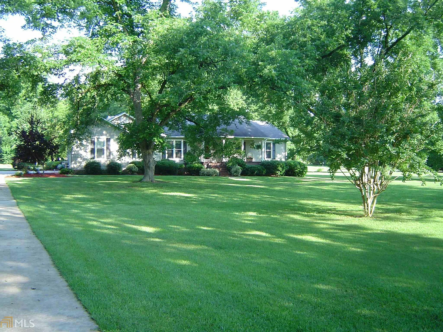 61 Mayflower Ln photo 1